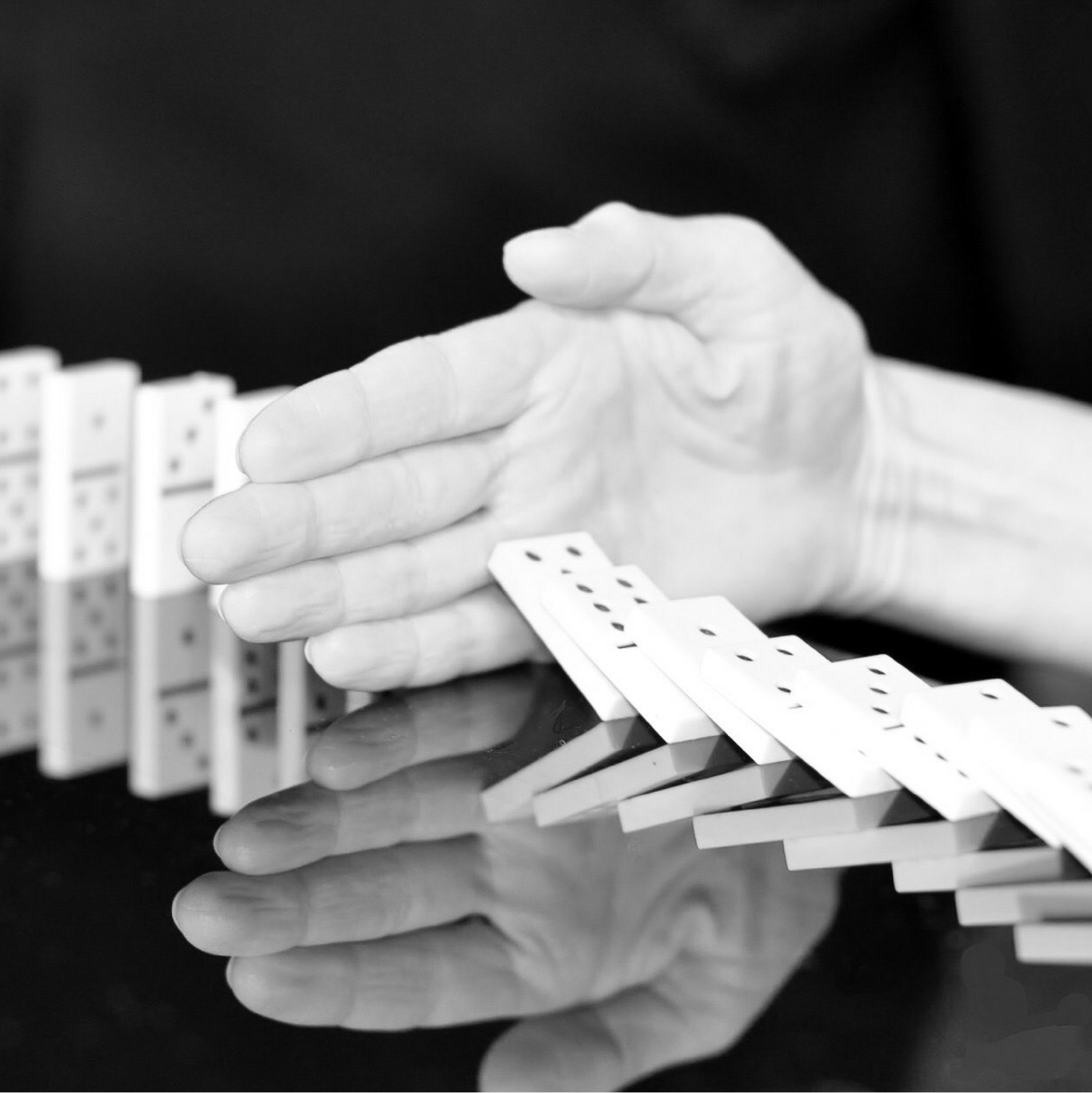 UITGELICHT - DOMINO EFFECT